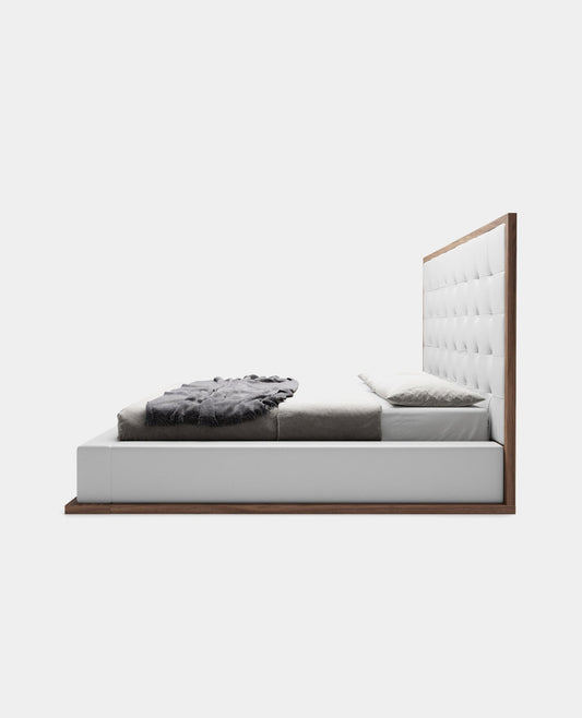 Rhiannon Diamond Tufted Ludlow Bed