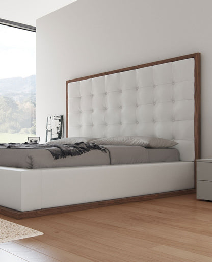 Rhiannon Diamond Tufted Ludlow Bed