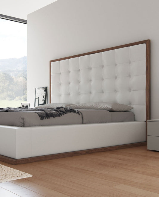 Rhiannon Diamond Tufted Ludlow Bed