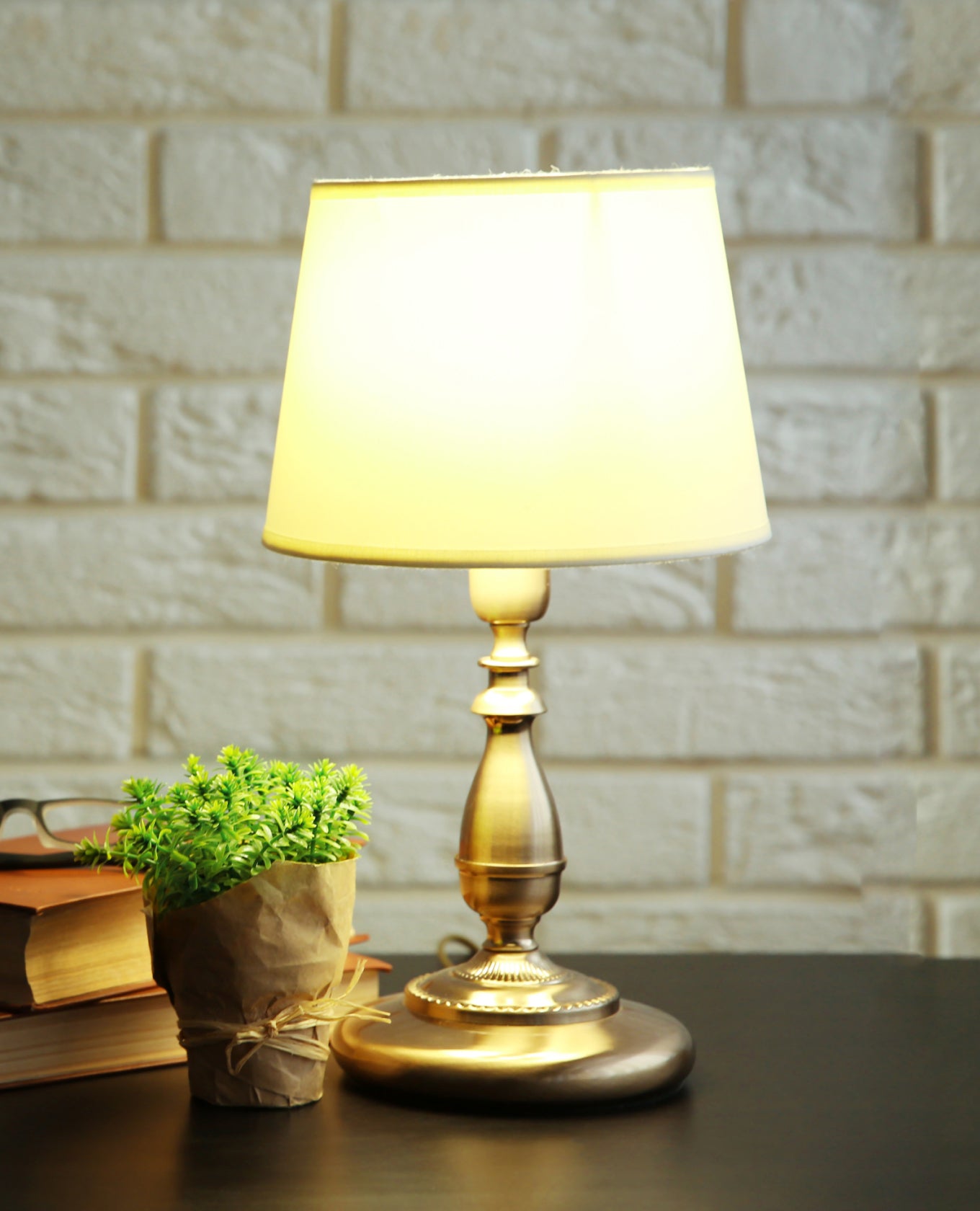 master surrey table lamp